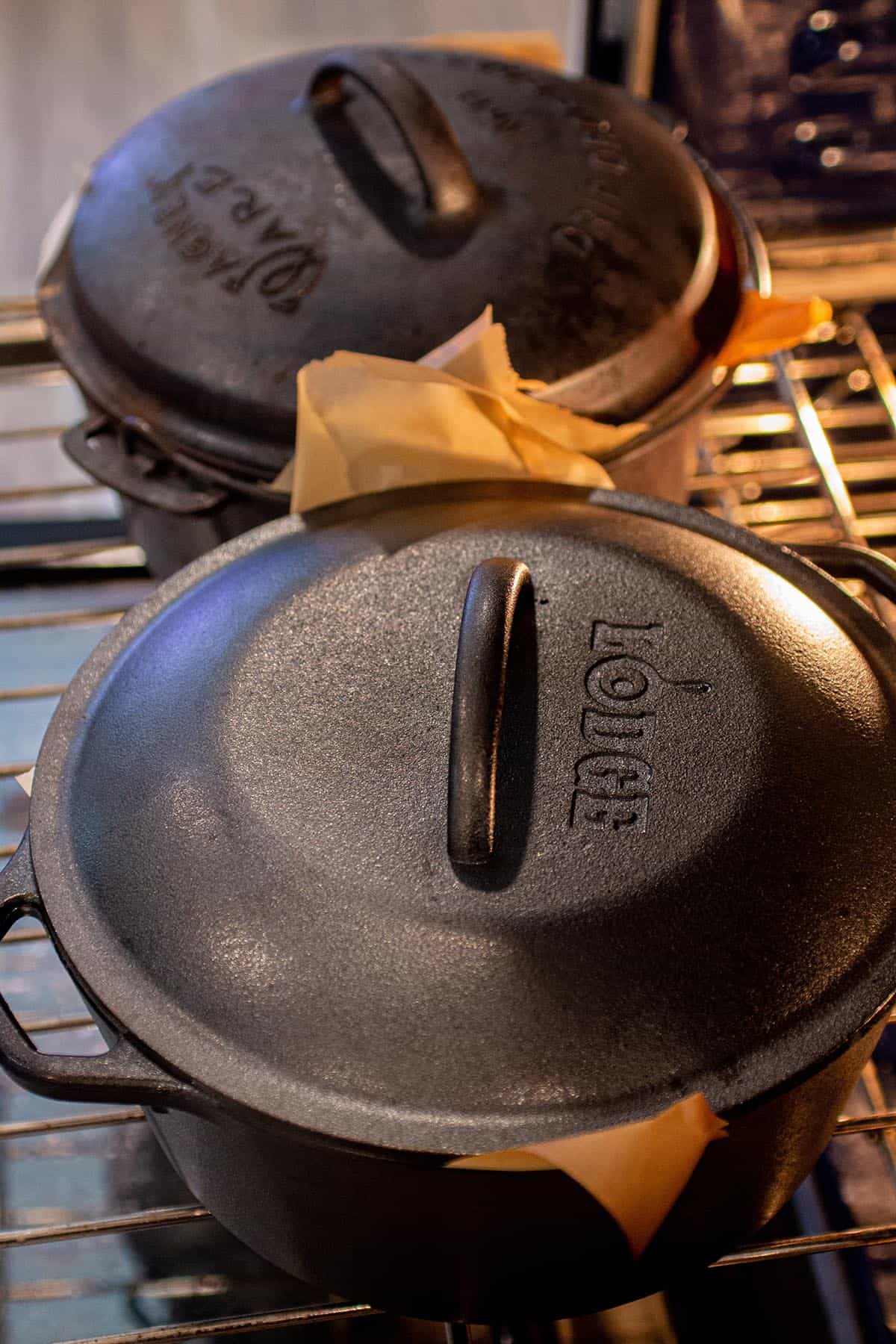 Lodge 3 Quart Cast Iron Deep Skillet with Lid. Covered Cast Iron Skillet  for Deep Frying and and Bread Baking.