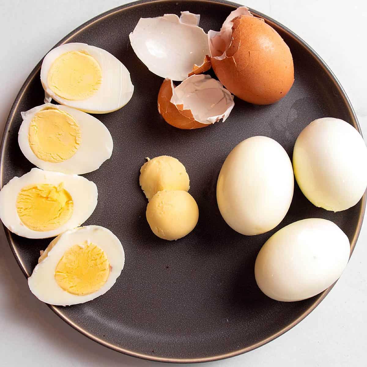 https://dirtanddough.com/wp-content/uploads/2023/03/how-to-hard-boil-eggs-featured-image.jpg